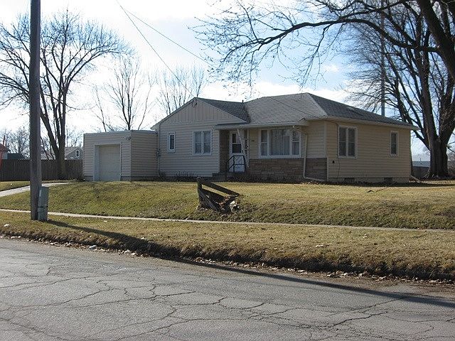 1st image of 709 S 7th St