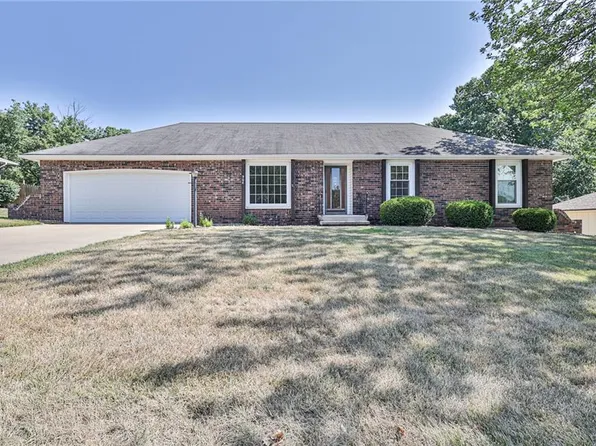 904 Monrovia Dr, Clinton, MO 64735