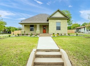 1704 N 12th St, Waco, TX 76707