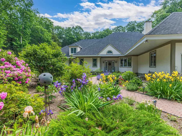 4 Bradley Lane, North Hampton, NH 03862