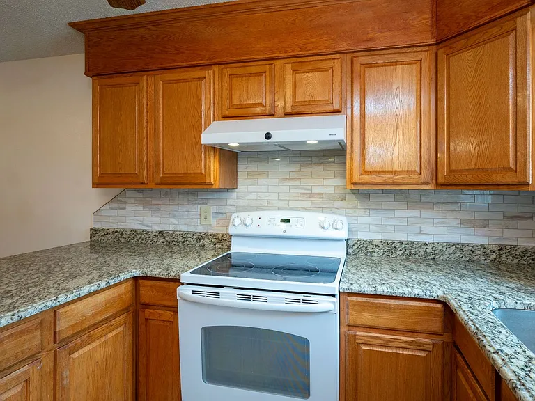 1320 Northpoint Cir — Photo 7