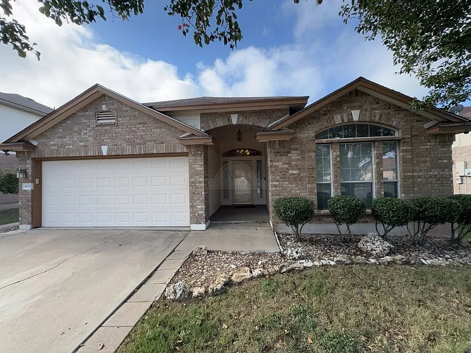 4904 Golden Gate Dr