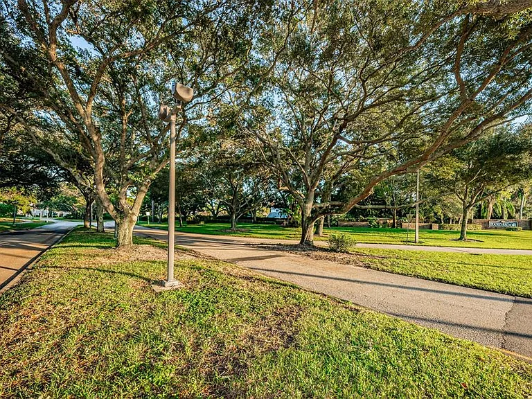 10626 Longwood Dr #102 — Photo 36