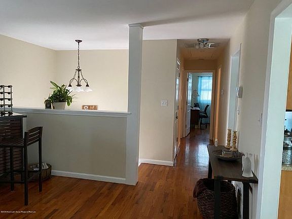 5th image of 3132 Oceanic Dr
