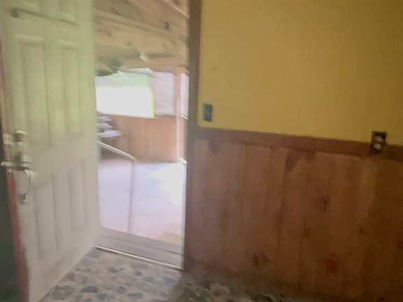 3rd image of 1705 S Elizabeth Ave