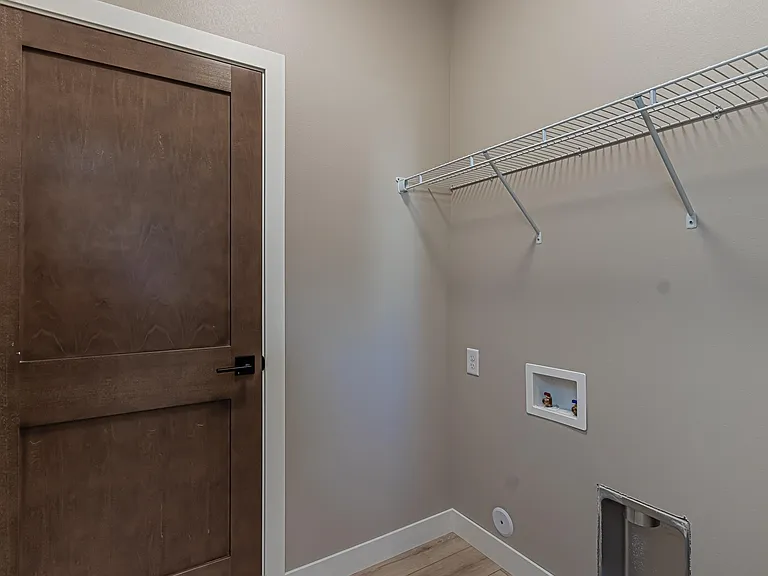 5846 James Dr W — Photo 14