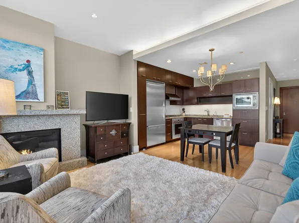 1001 NW Lovejoy St, Portland, OR 97209