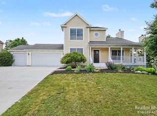 6712 Hartman Dr SE, Caledonia, MI 49316