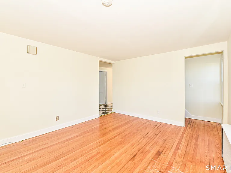 146 Warsaw St — Photo 3