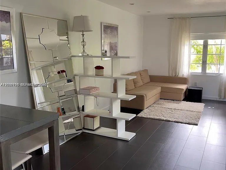 920 Euclid Ave #1 — Photo 3
