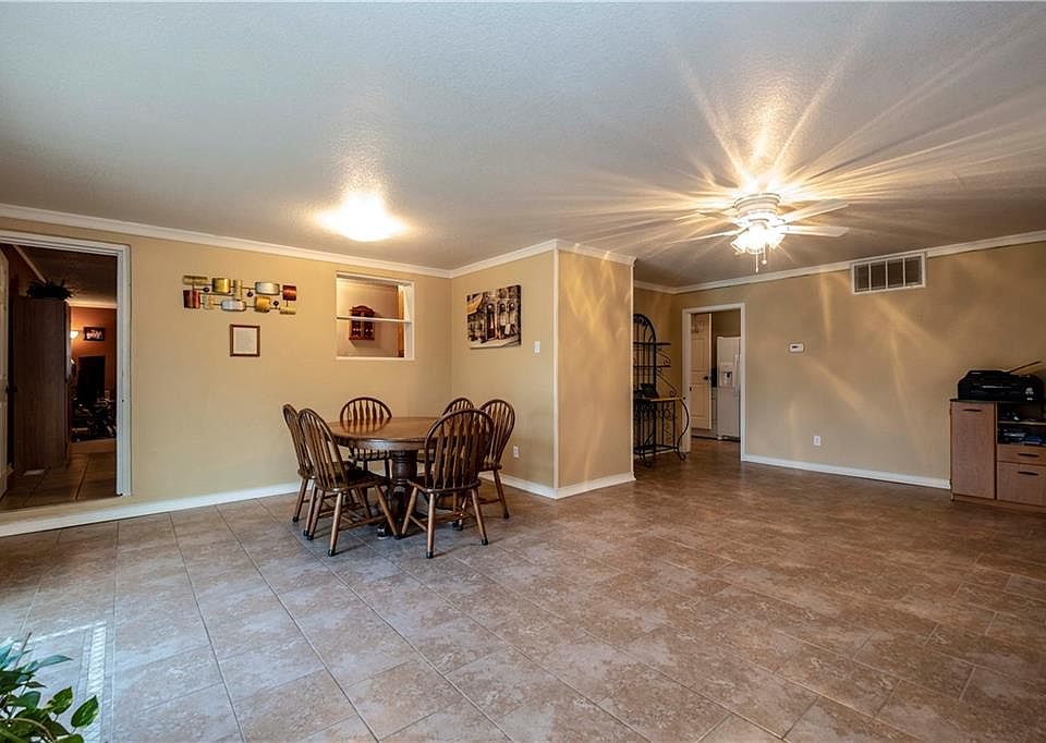1st image of 608 N 10th St