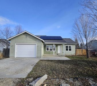 930 4th St W, Fairfield, ID, 83327