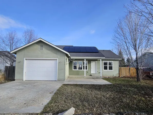 930 4th St W, Fairfield, ID 83327