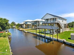 128 Helen Dr, Bay Saint Louis, MS 39520