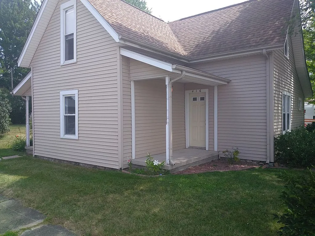 416 W Main St photo 1