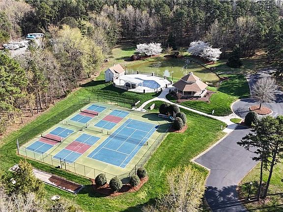 4th image of 314 Scout Rd