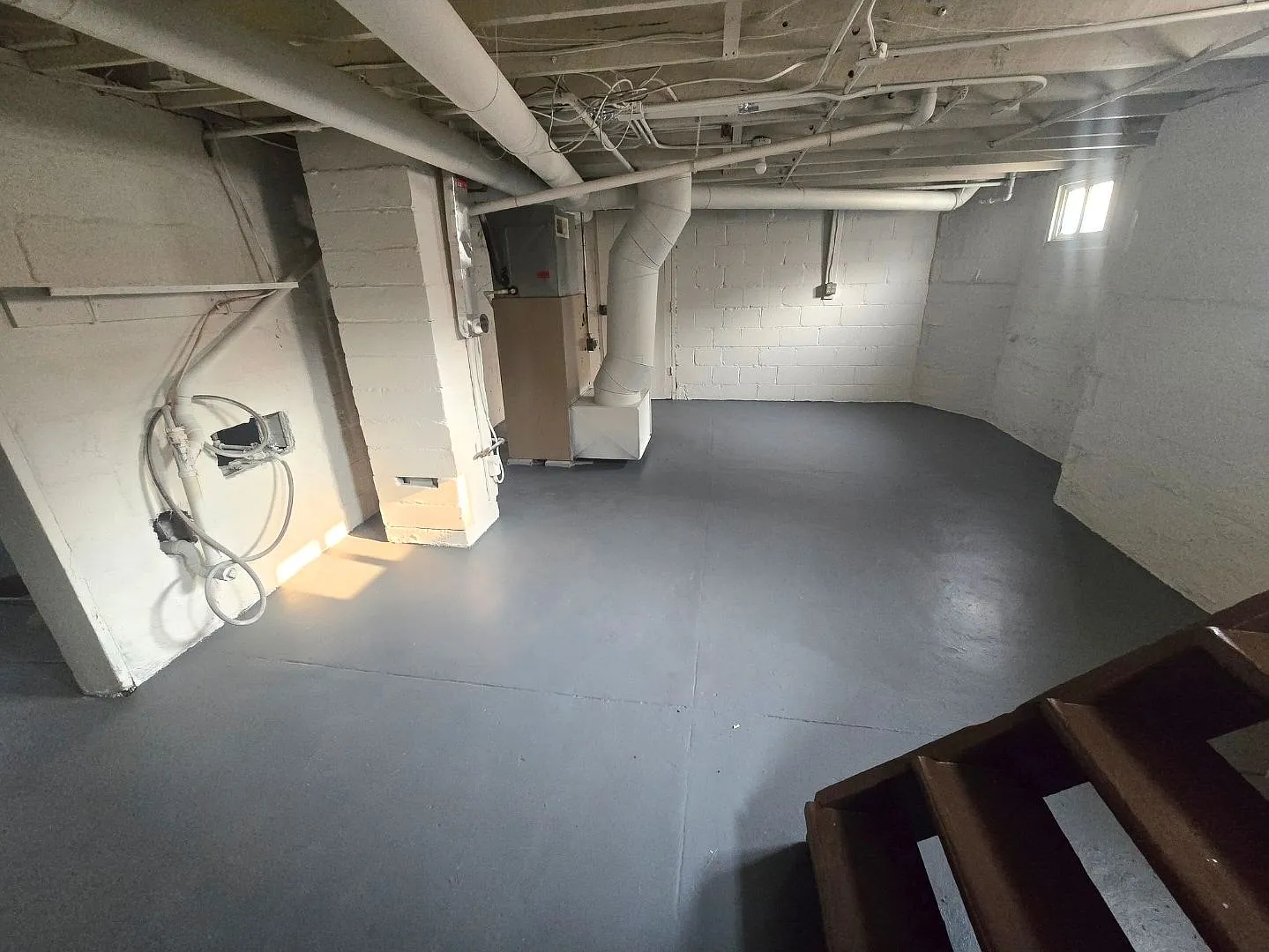 4 bed, 2.0 bath, 1968 sqft, $1,650 — Photo 4