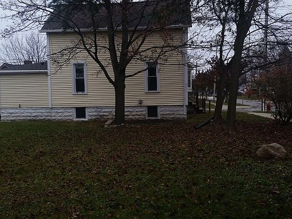 4th image of 411 E Smith St