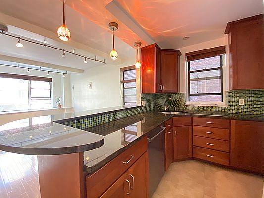 1st image of 30 E 37th St APT 6H