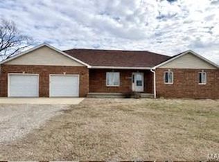 16328 Stolletown Rd, Carlyle, IL 62231