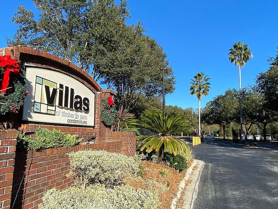 Entrance - gates opened