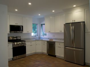 55 Continental Pl #B, Glen Cove, NY 11542