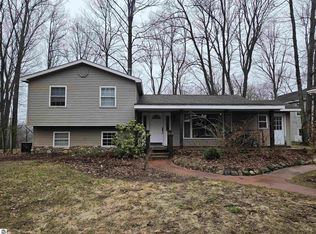 2475 Potter Rd E, Traverse City, MI 49696