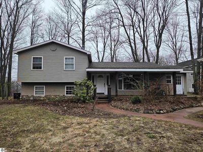 2475 Potter Rd E, Traverse City, MI, 49696