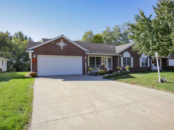 2029 W Navajo Dr, Freeport, IL 61032