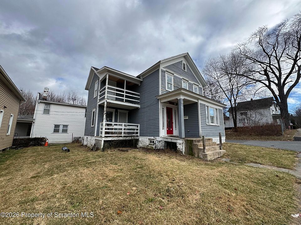 1st image of 613 E Locust St