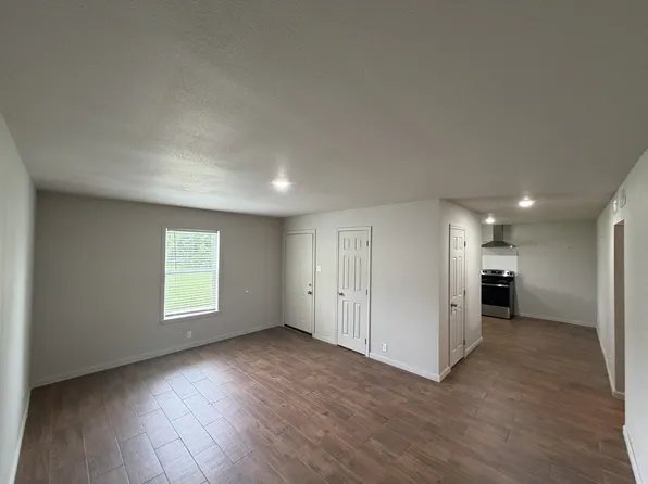 1571 Texas Ave, Bridge City, TX
