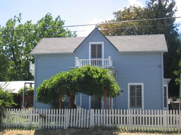 410 E East St, Jacksonville, OR 97530