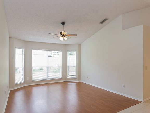 5th image of 7624 Pilgrims Trace Dr