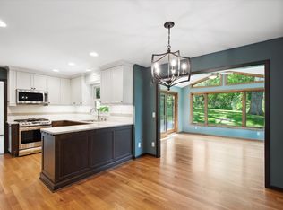 2808 Acadia Ct, Burnsville, MN 55337