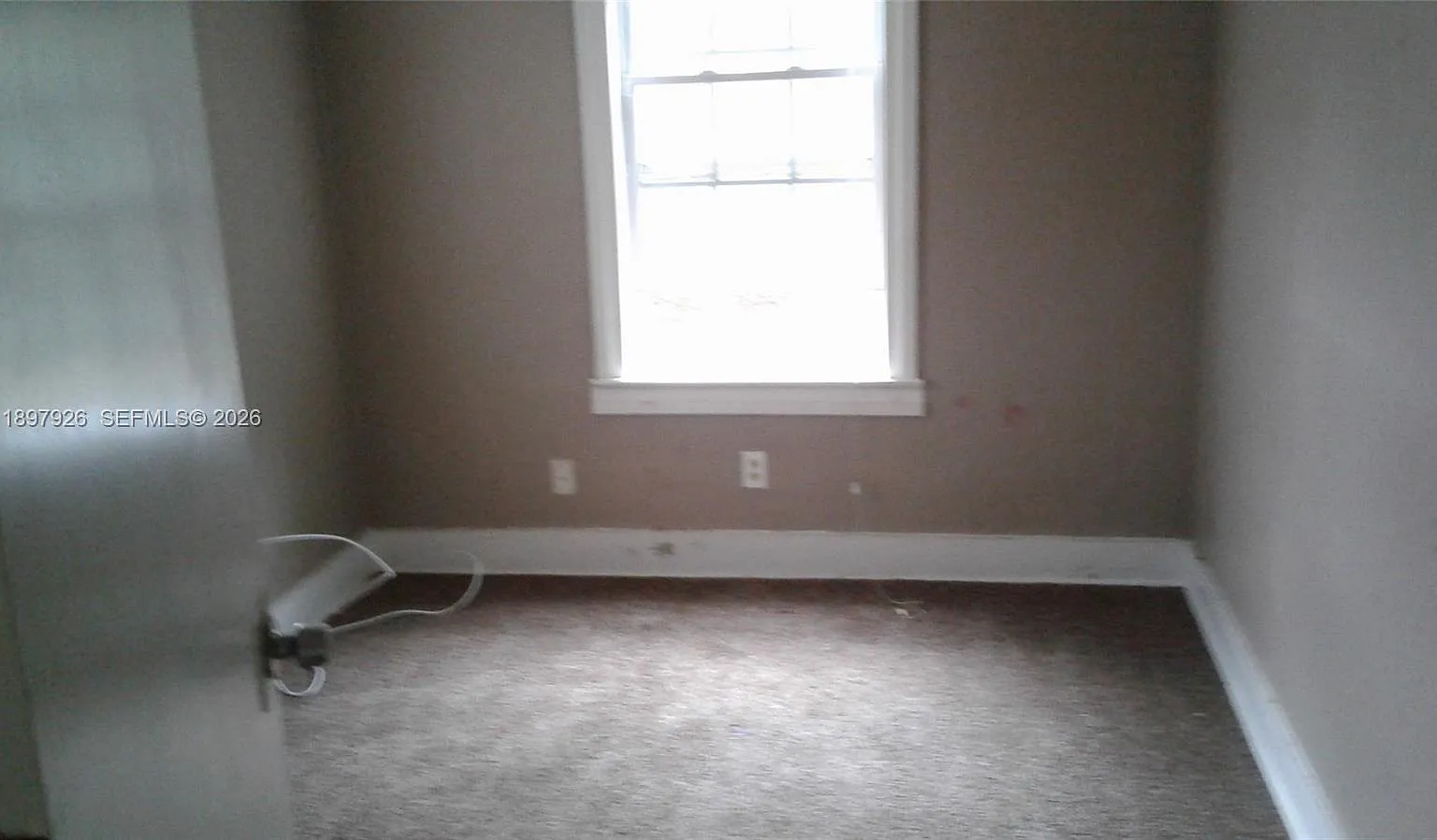 5 bed, 1.0 bath, $1,500 — Photo 2