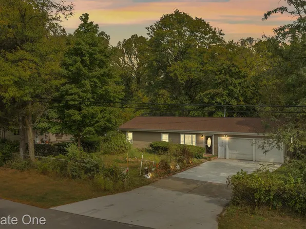 20854 Whitlock St, Farmington Hills, MI 48336