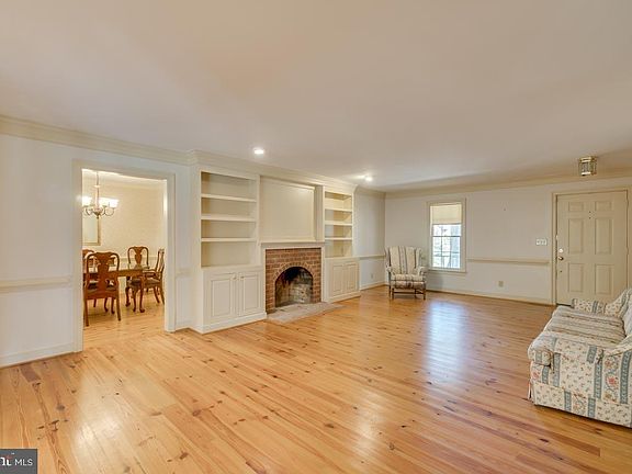 5th image of 114 Cleremont Dr