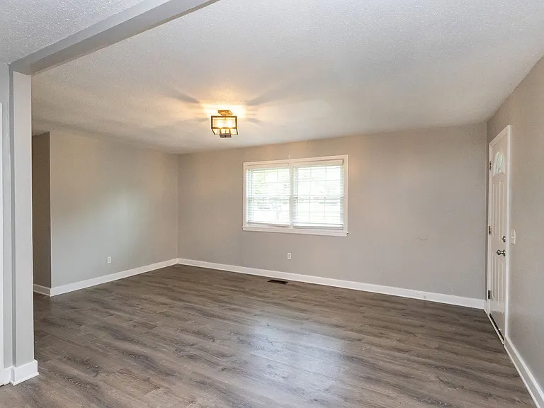 1635 Dogwood Dr — Photo 7