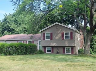 79 Yellowstone Dr, West Henrietta, NY 14586
