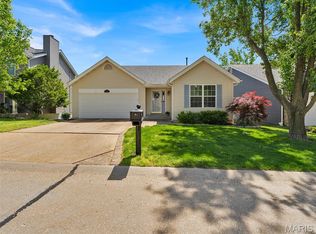 1562 Glenn Brooke Woods Cir, Ballwin, MO 63021