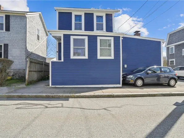 23 Simmons St, Newport, RI 02840