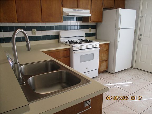 4th image of 831 Baseline Rd APT B
