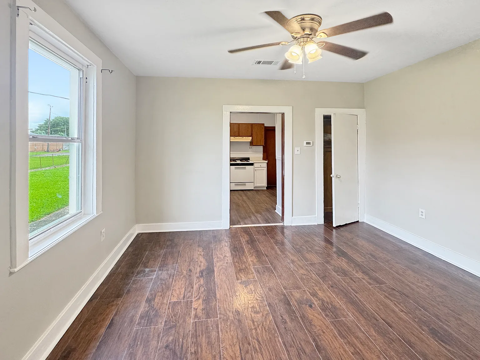 2 bed, 800 sqft, $1,075 — Photo 2