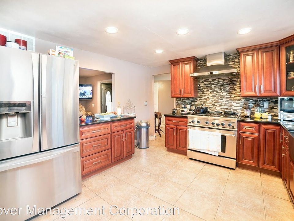1st image of 3320 Paloma Ave
