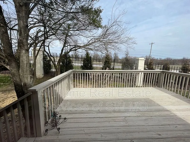 3655 E Cromwell Ln — Photo 12