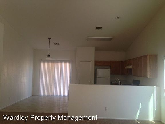 4th image of 704 Cowboy Cross Ave