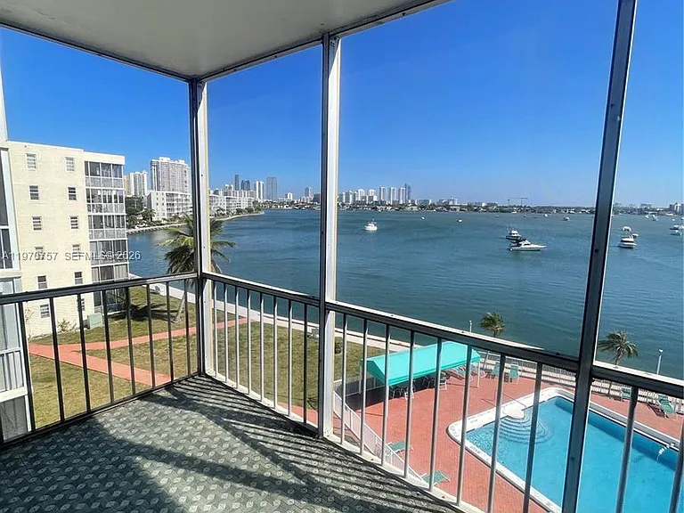 2910 Point East Dr #M511 — Photo 4