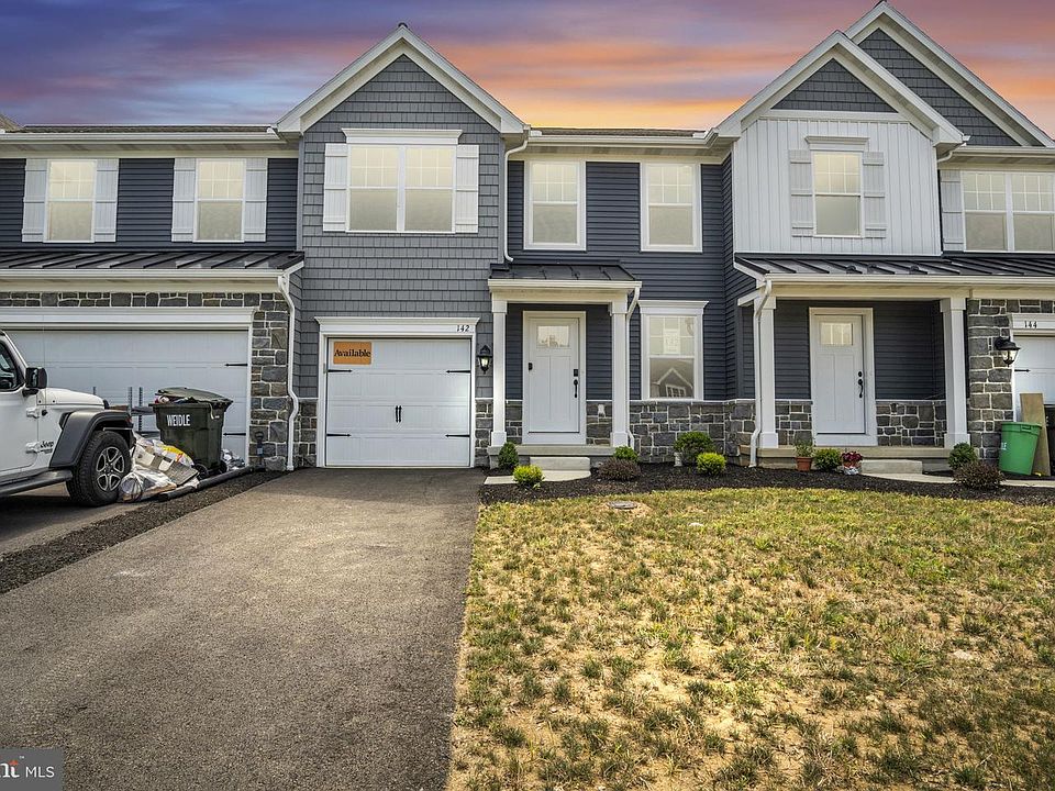 1st image of 142 Beech Tree Ct #132-08