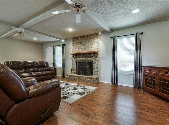 4th image of 5219 Pecan Place Dr