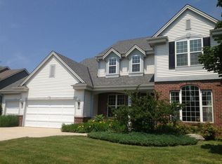 1820 Deer Path, Waukesha, WI 53189